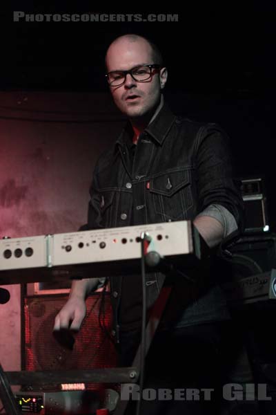 MASTER MASTER WAIT - 2013-01-24 - PARIS - Espace B - 